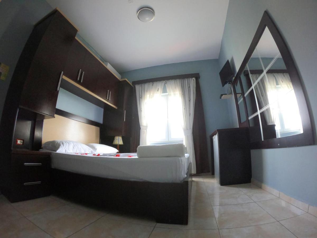 Hotel Anxhelo Kuçova Kültér fotó