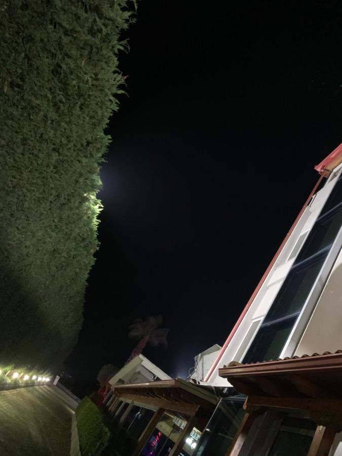 Hotel Anxhelo Kuçova Kültér fotó